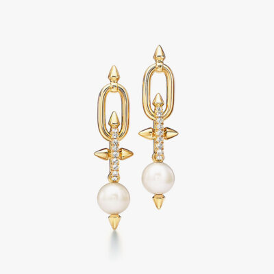 Gold Earrings With Diamonds And Earls